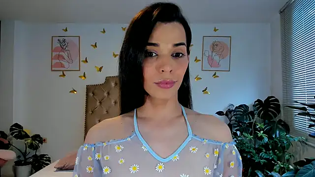 bella grego online show from June 11, 8:05 pm