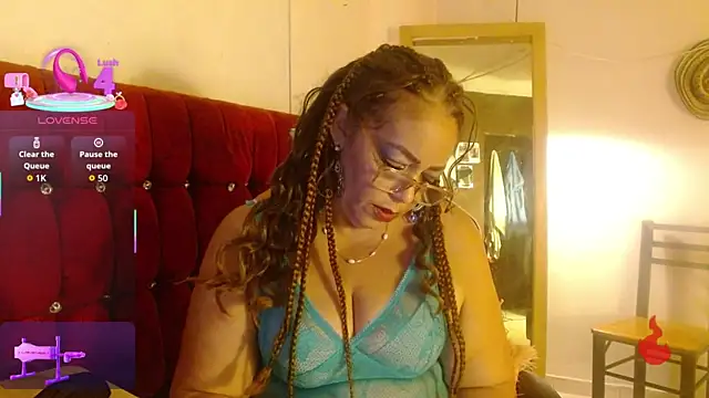 Sweet-Mommy-Milf online show from May 4, 10:57 pm