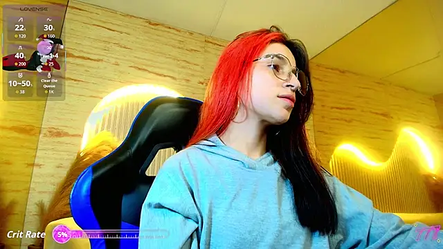 Moon Red r online show from May 16, 12:37 pm