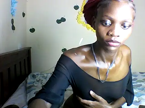 LunaNior online show from May 28, 3:32 pm