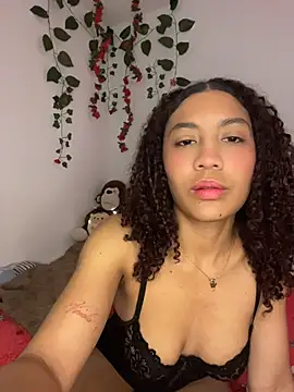 Daphnne Curly online show from April 18, 5:10 am