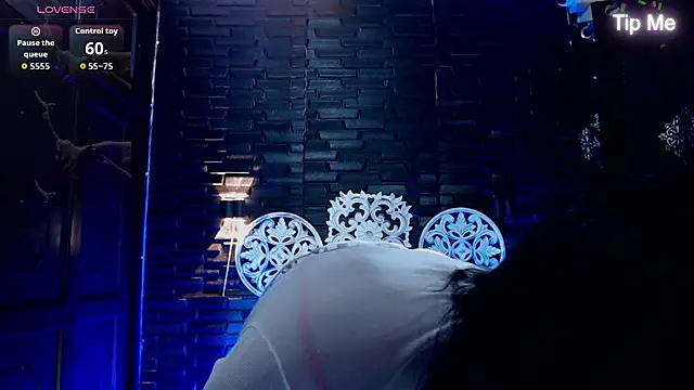 Hecate doll online show from May 20, 2:25 pm