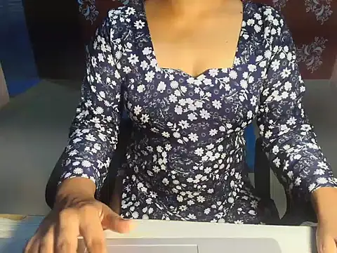 Hotty Girl147 online show from July 25, 8:10 am