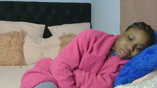 julianaa19 online show from June 22, 5:37 am