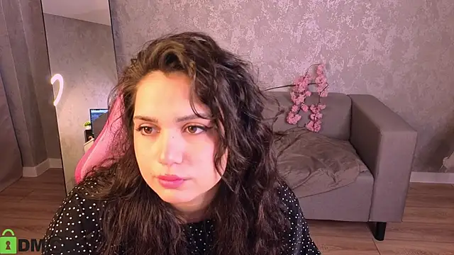 Vivien Ross online show from May 13, 1:22 am