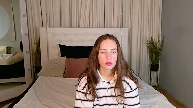 NadinnL online show from July 6, 1:27 pm