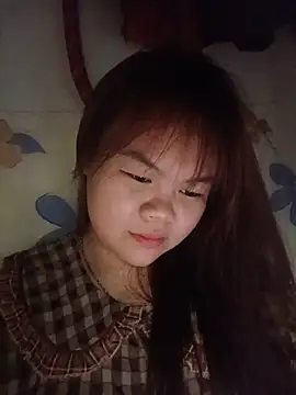 Truxcy1 online show from May 21, 4:38 pm