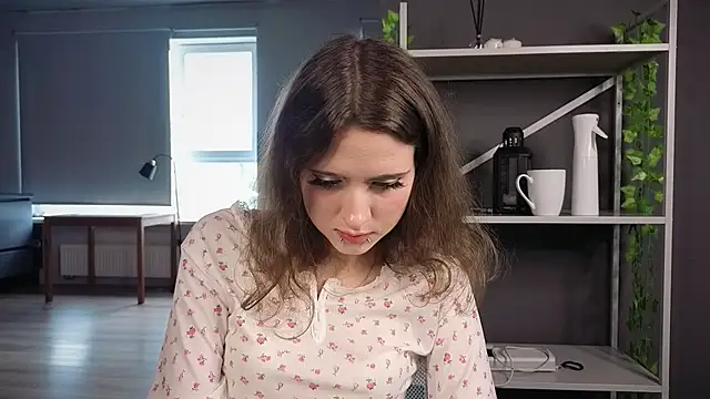 lovergirl4me online show from June 15, 10:37 am
