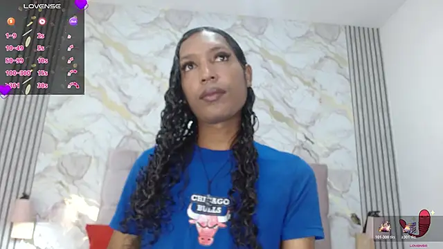 Mia Hiills online show from May 21, 1:31 pm