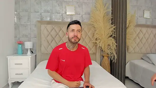 StevenAndLaura online show from May 15, 10:12 pm