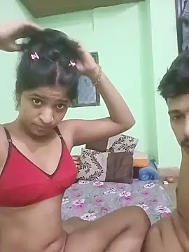 hot-couple-0 online show from May 23, 8:45 am