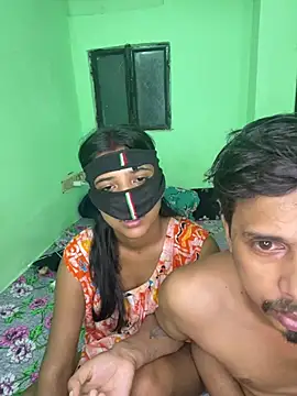 hot-couple-0 online show from June 26, 6:20 pm