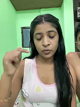 hot-couple-0 online show from May 30, 8:23 am