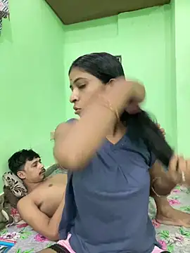 hot-couple-0 online show from May 28, 4:38 pm