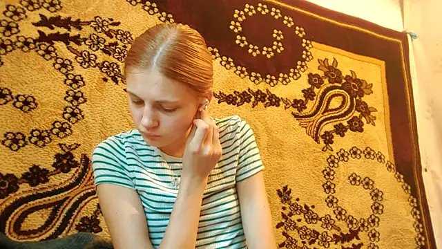LunaLaday online show from May 30, 2:53 am