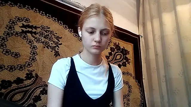LunaLaday online show from May 18, 2:43 am