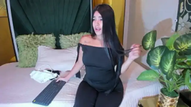 Babyemily18  online show from May 30, 1:20 pm
