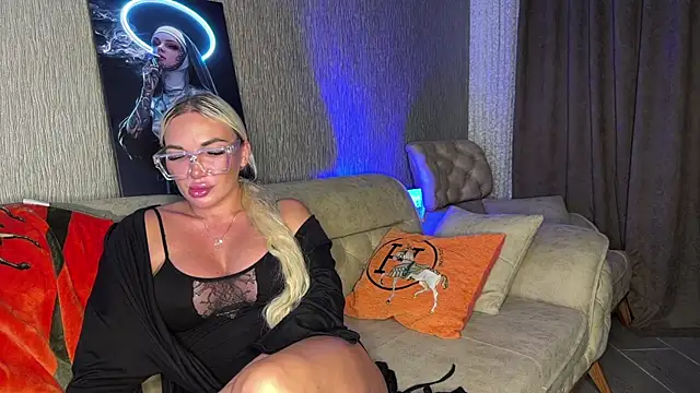 MissJessX online show from July 18, 6:10 pm
