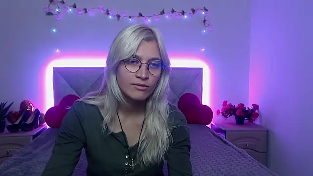 RubyDaviss online show from May 22, 6:11 am