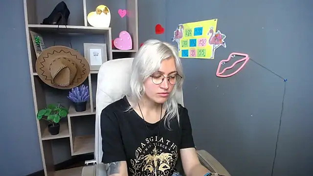 RubyDaviss online show from May 17, 6:12 am
