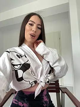 I amAri online show from April 22, 10:01 am