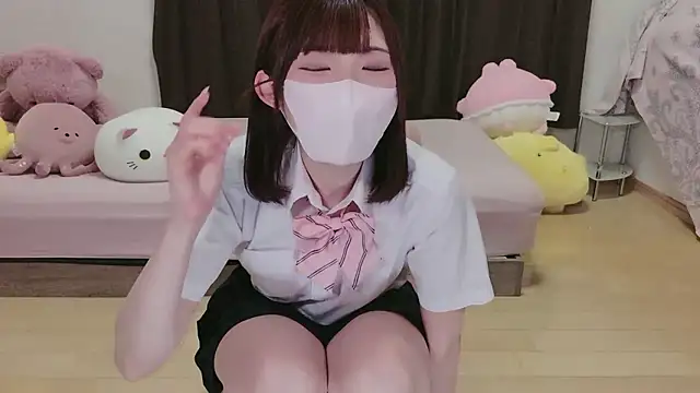 hiyo0001 online show from June 5, 2:45 pm