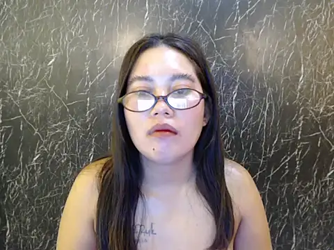 ur prettychelsie online show from April 28, 2:38 am