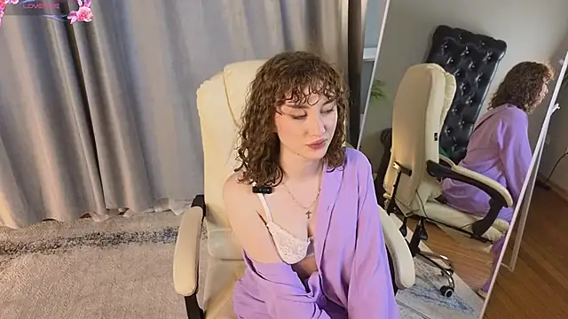 LouiseEvans online show from May 25, 11:53 am