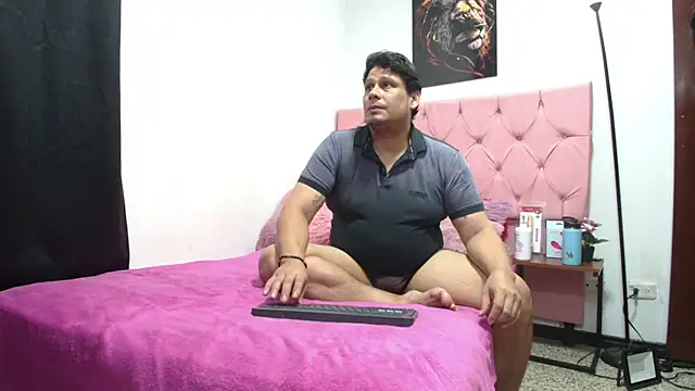 Xtream LoversXXX online show from June 4, 9:19 pm