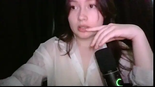 Tendre Amelia online show from May 14, 5:41 pm