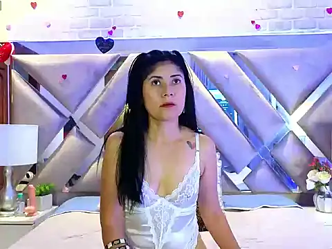 Isis  Love online show from May 20, 9:45 pm
