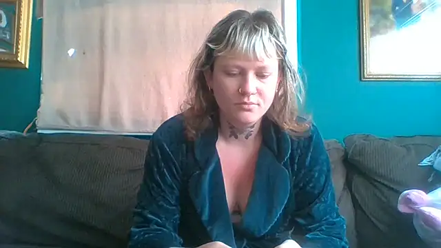 RosieSwitchBitch online show from July 6, 2:22 pm