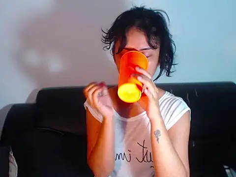 BellaLuxxs online show from June 12, 11:46 pm