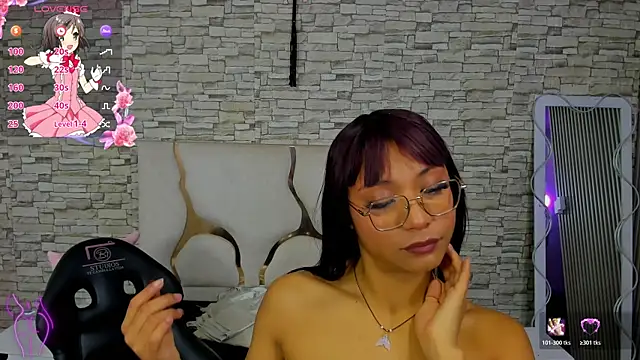 Yenn tay online show from July 29, 2:06 pm