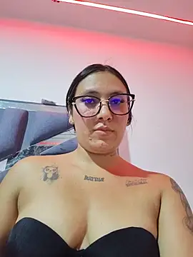 valeryrouse27 online show from May 31, 1:33 am