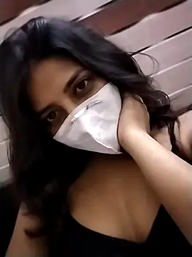 NAUGHTY-RASHI online show from May 14, 7:09 pm