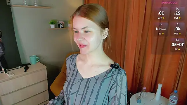 LeyaBloom online show from May 19, 10:22 am
