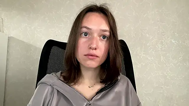 LisaSunrise online show from May 13, 1:22 am