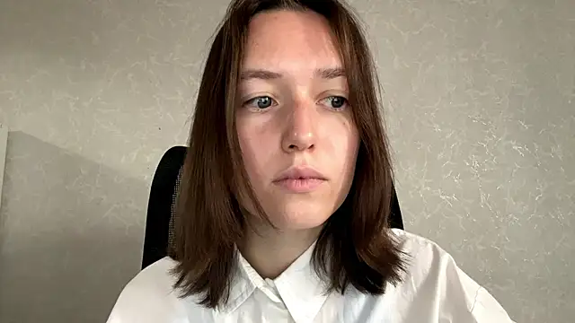 LisaSunrise online show from May 19, 1:56 am