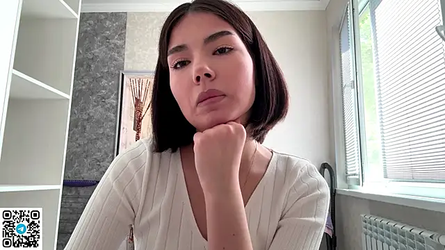 MarylnMonnier online show from May 6, 5:11 am
