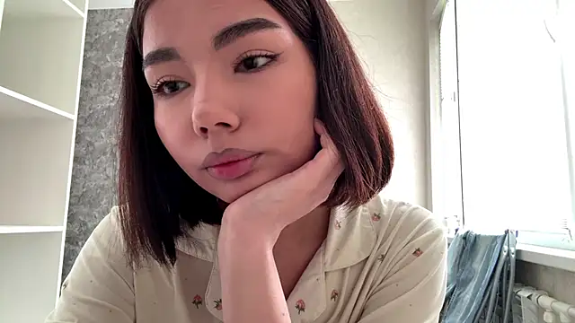 MarylnMonnier online show from May 22, 8:12 am