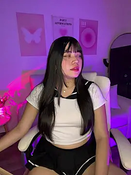 iEmily  online show from May 16, 3:53 am