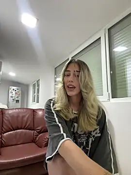 ZenyShy online show from May 18, 11:33 pm