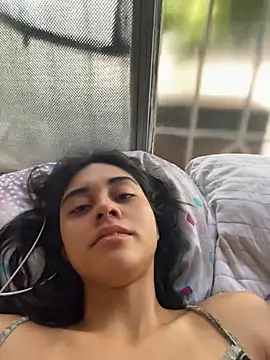 mia moonna online show from June 10, 12:15 pm