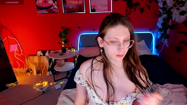 Queen Milena online show from May 6, 12:20 pm