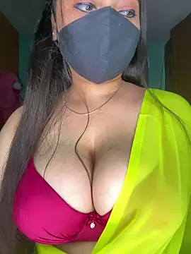 Naughty pooja44 online show from May 26, 7:46 pm