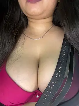 Naughty pooja44 online show from May 28, 7:56 pm