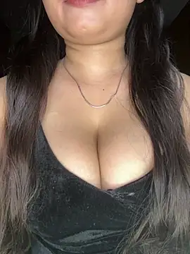 Naughty pooja44 online show from May 15, 5:05 pm