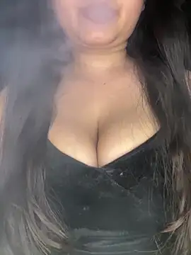 Naughty pooja44 online show from May 7, 10:08 am