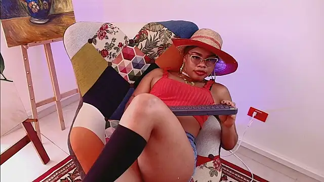 Reve Damour online show from May 2, 5:05 pm